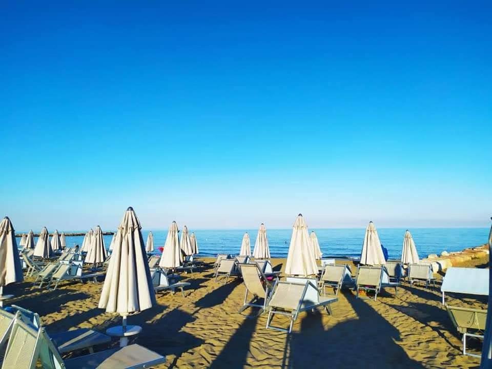 Residence Condominio Roma Ераклеа Маре Екстериор снимка